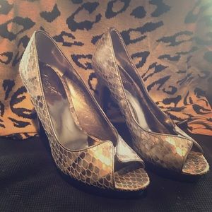 Silver Carlos by Carlos Santana heels, size 7